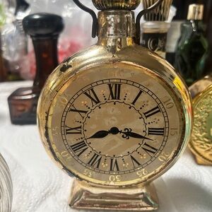 Vintage Avon Aftershave clock or pocketwatch Full of Cologne
